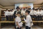 חומש סעודה פון קינדער וועלכע לערנען ביי ניקלשבורגער רבי שליט"א 