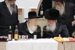 כ"ק אדמו"ר מגור שליט"א איז זיך משתתף ביי א שמחת השבע ברכות לאחד מחסידיו 