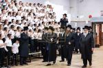 כ"ק אדמו"ר מבאבוב-45 שליט"א באזוכט אין די זומער חדר פון באבוב-45 אין בארא פארק