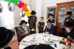 כ"ק אדמו"ר מווזיניץ שליט"א באזוכט ביי הנגיד הרה"ח ר' שמואל נתן הכהן קאהן הי"ו אין מאנשעסטער