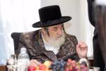 Main image for כ"ק אדמו"ר מווזיניץ שליט"א באזוכט ביי הנגיד הרה"ח ר' שמואל נתן הכהן קאהן הי"ו אין מאנשעסטער