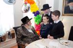 כ"ק אדמו"ר מווזיניץ שליט"א באזוכט ביי הנגיד הרה"ח ר' שמואל נתן הכהן קאהן הי"ו אין מאנשעסטער