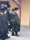 קערעסטיר באלאגערט מיט פילע אידען לרגל די יארצייט פין הרה"ק ישמח משה זי"ע אין איהעל