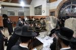 קערעסטיר באלאגערט מיט פילע אידען לרגל די יארצייט פין הרה"ק ישמח משה זי"ע אין איהעל