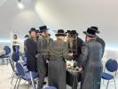 קערעסטיר באלאגערט מיט פילע אידען לרגל די יארצייט פין הרה"ק ישמח משה זי"ע אין איהעל