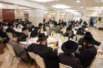 חלוקת שקל הטהור דורך  הגה"צ אב"ד סאטמאר ירושלים שליט"א