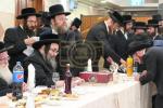 חלוקת שקל הטהור דורך  הגה"צ אב"ד סאטמאר ירושלים שליט"א