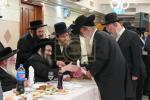 חלוקת שקל הטהור דורך  הגה"צ אב"ד סאטמאר ירושלים שליט"א