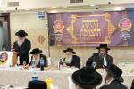 חלוקת שקל הטהור דורך  הגה"צ אב"ד סאטמאר ירושלים שליט"א
