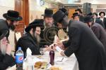 חלוקת שקל הטהור דורך  הגה"צ אב"ד סאטמאר ירושלים שליט"א