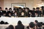 כ"ק אדמו"ר מוויזניץ שליט"א איז זיך משתתף ביים שמחת השבע ברכות בבית גור 