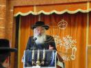 כ"ק אדמו"ר מדושינסקיא שליט"א ביים אויפטרעטן אין ישיבת  עץ חיים ווילרייק