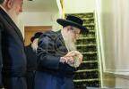 ערב און מוצאי יום כיפור ביי כ"ק אדמו"ר מצאנז קלויזענבורג שליט"א 