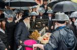 ערב און מוצאי יום כיפור ביי כ"ק אדמו"ר מצאנז קלויזענבורג שליט"א 