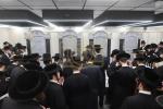 כ"ק אדמו"ר מסאטמאר שליט"א ביים ציון פון אדמור"י סאטמאר זי"ע לרגל השמחת החתונה פון נכדו 