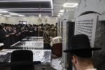כ"ק אדמו"ר מסאטמאר שליט"א ביים ציון פון אדמור"י סאטמאר זי"ע לרגל השמחת החתונה פון נכדו 