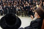 הכנסת ספר תורה אין בית המדרש הגדול ספינקא דורך כ"ק אדמו"ר מספינקא שליט"א לז"נ זיין שווער כ"ק אדמו"ר מ'טאמאשוב זצ"ל