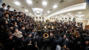 הכנסת ספר תורה אין בית המדרש הגדול ספינקא דורך כ"ק אדמו"ר מספינקא שליט"א לז"נ זיין שווער כ"ק אדמו"ר מ'טאמאשוב זצ"ל
