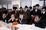 הכנסת ספר תורה אין בית המדרש הגדול ספינקא דורך כ"ק אדמו"ר מספינקא שליט"א לז"נ זיין שווער כ"ק אדמו"ר מ'טאמאשוב זצ"ל