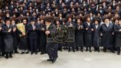 הכנסת ספר תורה אין בית המדרש הגדול ספינקא דורך כ"ק אדמו"ר מספינקא שליט"א לז"נ זיין שווער כ"ק אדמו"ר מ'טאמאשוב זצ"ל