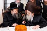 הכנסת ספר תורה אין בית המדרש הגדול ספינקא דורך כ"ק אדמו"ר מספינקא שליט"א לז"נ זיין שווער כ"ק אדמו"ר מ'טאמאשוב זצ"ל