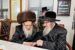הכנסת ספר תורה אין בית המדרש הגדול ספינקא דורך כ"ק אדמו"ר מספינקא שליט"א לז"נ זיין שווער כ"ק אדמו"ר מ'טאמאשוב זצ"ל