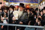 הכנסת ספר תורה אין בית המדרש הגדול ספינקא דורך כ"ק אדמו"ר מספינקא שליט"א לז"נ זיין שווער כ"ק אדמו"ר מ'טאמאשוב זצ"ל