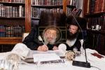 הכנסת ספר תורה אין בית המדרש הגדול ספינקא דורך כ"ק אדמו"ר מספינקא שליט"א לז"נ זיין שווער כ"ק אדמו"ר מ'טאמאשוב זצ"ל