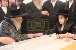 כ"ק אדמו"ר מתולדות אהרן שליט"א באזוכט אין קרית יואל 