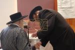 כ"ק אדמו"ר מתולדות אהרן שליט"א באזוכט אין קרית יואל 