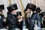 שמחת החתונה בבית תולדות אברהם יצחק- אנטניא - בילדער אברהם אייזנבאך