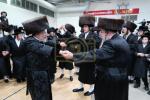 שמחת החתונה בבית תולדות אברהם יצחק- אנטניא - בילדער אברהם אייזנבאך