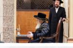חנוכה בחצר הקודש באבוב 