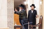 חנוכה בחצר הקודש באבוב 