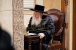 Main image for חנוכה בחצר הקודש באבוב 
