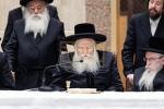 חנוכה בחצר הקודש באבוב 
