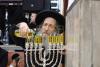 Main image for פולע ווידעא: חנוכה ביי הרה"צ רבי אלימלך בידערמאן שליט"א 