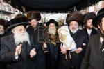 מעמד הכנסת ספר תורה אין בית המדרש הגדול ד'באבוב 