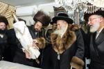 מעמד הכנסת ספר תורה אין בית המדרש הגדול ד'באבוב 