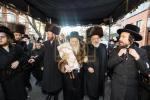 מעמד הכנסת ספר תורה אין בית המדרש הגדול ד'באבוב 