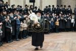 מעמד הכנסת ספר תורה אין בית המדרש הגדול ד'באבוב 