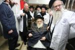 כ"ק ראב"ד ירושלים שליט"א באזוכט אין די שעכט הויז  גלאט עוף וועכע איז אינטער די השגחה פונעם ראב"ד 