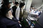 כ"ק ראב"ד ירושלים שליט"א באזוכט אין די שעכט הויז  גלאט עוף וועכע איז אינטער די השגחה פונעם ראב"ד 