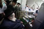 כ"ק ראב"ד ירושלים שליט"א באזוכט אין די שעכט הויז  גלאט עוף וועכע איז אינטער די השגחה פונעם ראב"ד 