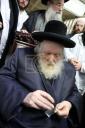 כ"ק ראב"ד ירושלים שליט"א באזוכט אין די שעכט הויז  גלאט עוף וועכע איז אינטער די השגחה פונעם ראב"ד 