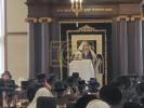 Main image for ערשטע בילדער: כ"ק אדמו"ר מסאטמאר שליט"א ביים אויפטרעטן נאכן דאווענען אין שטאט סיגוט 