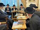 כ"ק אדמו"ר מסאטמאר שליט"א ביים מנחם אבל זיין משפחת טירנויער 