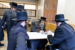 באזוך פון הגה"צ אב"ד סאטמאר ירושלים שליט"א אין אנטווערפן לרגל לרגל הנחת אבן הפינה פארן נייעם בנין התלמוד תורה 