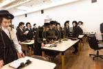 באזוך פון הגה"צ אב"ד סאטמאר ירושלים שליט"א אין אנטווערפן לרגל לרגל הנחת אבן הפינה פארן נייעם בנין התלמוד תורה 