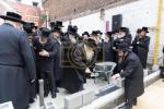 באזוך פון הגה"צ אב"ד סאטמאר ירושלים שליט"א אין אנטווערפן לרגל לרגל הנחת אבן הפינה פארן נייעם בנין התלמוד תורה 